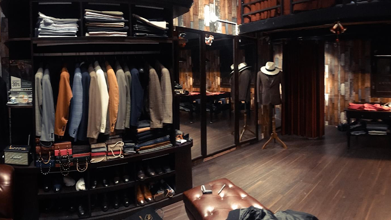 Tailor Bros, tailor for suits and tuxedos in Hanoi — photo 2 of 6