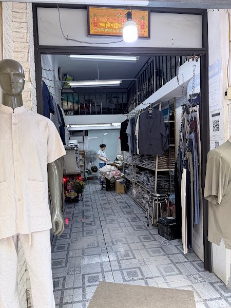 Tailor Cát, tailor for dresses and silk in Hanoi — photo 4 of 5