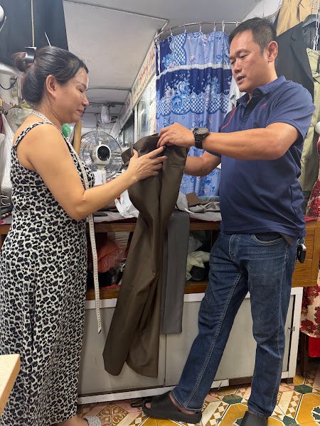 Tailor Shop Lam Tuyen Han Market, tailor for dresses and trousers in Da Nang — photo 3 of 6