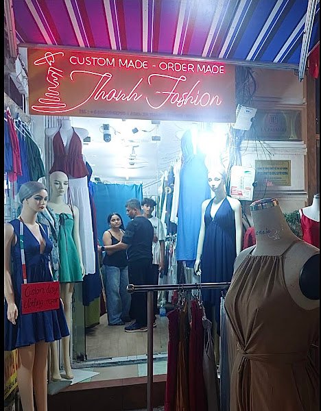 Thanh Fashion, tailor for dresses and silk in Hanoi — photo 4 of 4