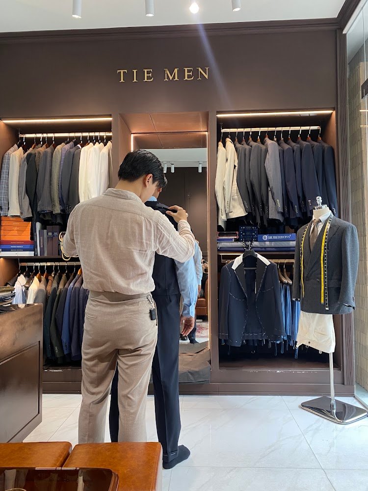 Tie Men, tailor for suits and tuxedos in Ho Chi Minh City (Saigon) — photo 1 of 6