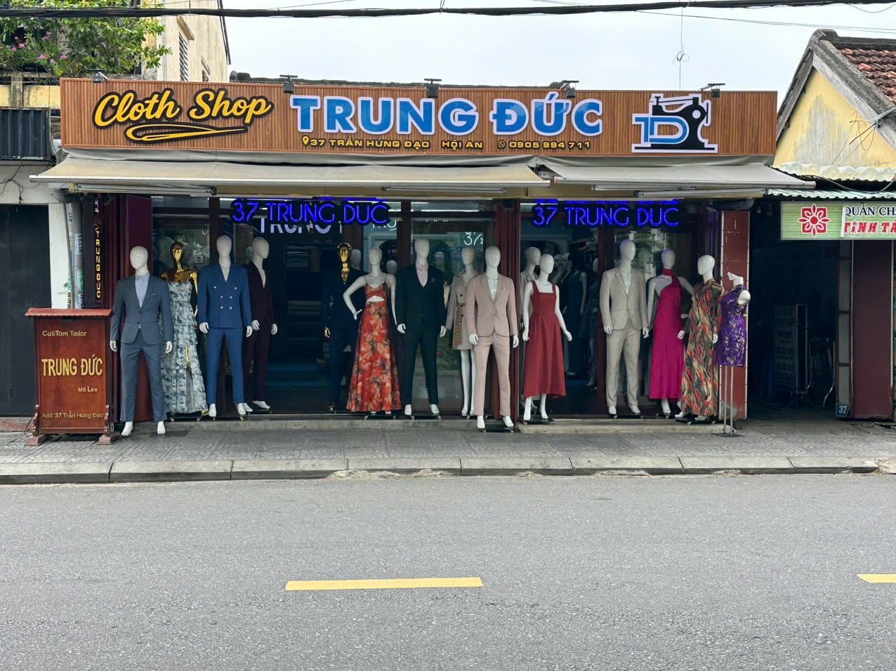Trung Duc Fabric Shop, tailor for suits and dresses in Hoi An — photo 1 of 6