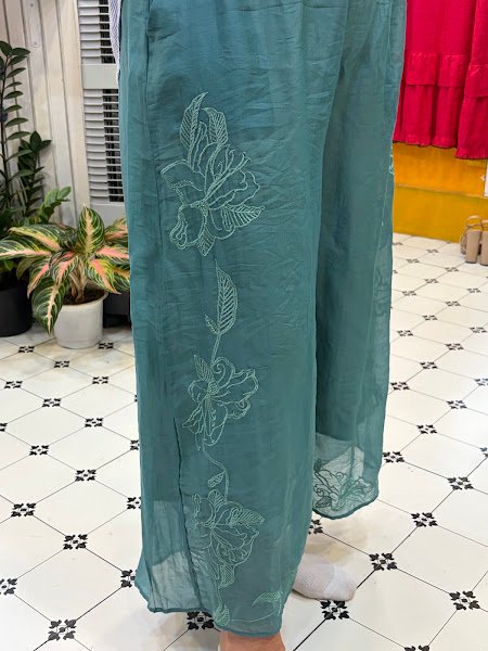 TuyetLan Orchids Tailor, tailor for silk and dresses in Ho Chi Minh City (Saigon) — photo 3 of 6