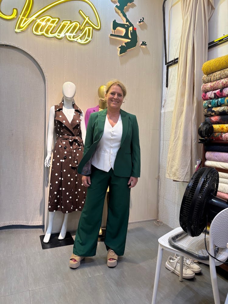 Van’s Custom Tailor, tailor for suits and shirts in Hoi An — photo 1 of 6