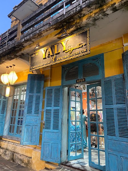 Yaly Couture, tailor for suits and dresses in Hoi An — photo 2 of 6