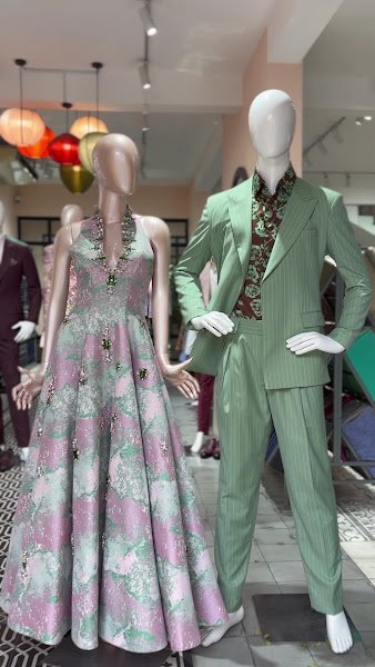 Yaly Couture, tailor for suits and dresses in Hoi An — photo 4 of 6