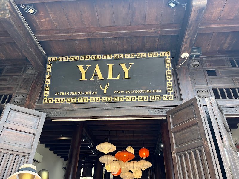 Yaly Couture Exclusive, tailor for suits and dresses in Hoi An — photo 5 of 6
